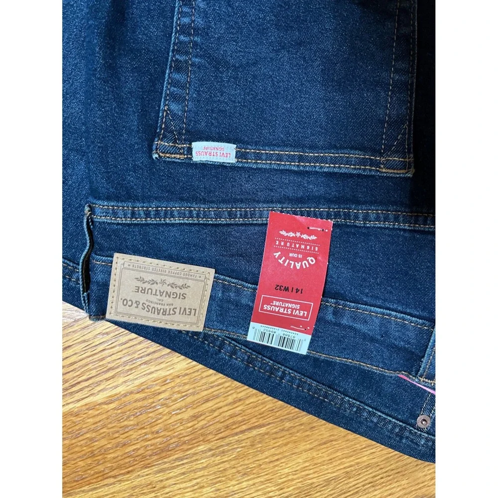 Levi Strauss Signature Womens High Rise Straight Dark Wash Jeans Size 14W 32W - Picture 4 of 4